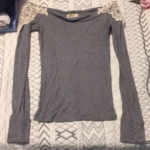 very very cute hollister shirt !